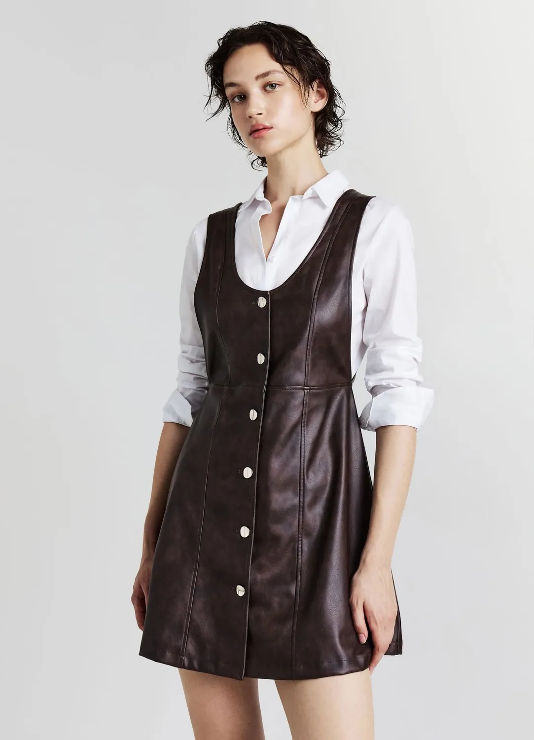 Calliope robe chasuble similpelle mini boutonnée