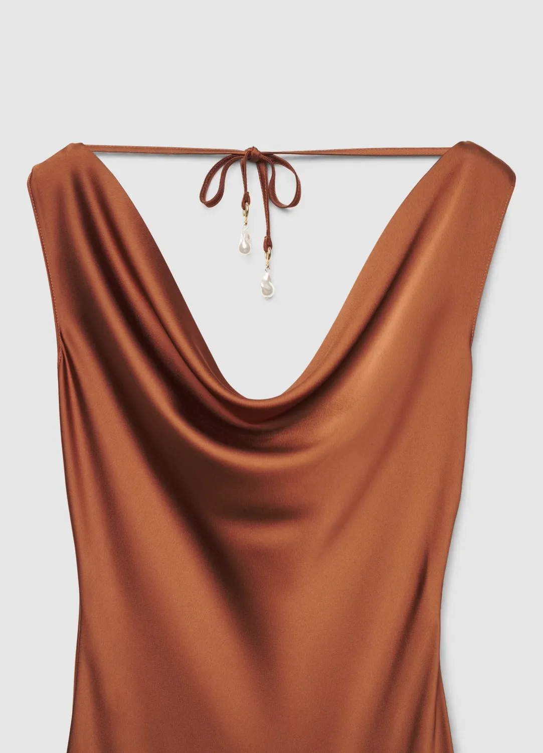 Calliope robe longue satinée dos lacé femme