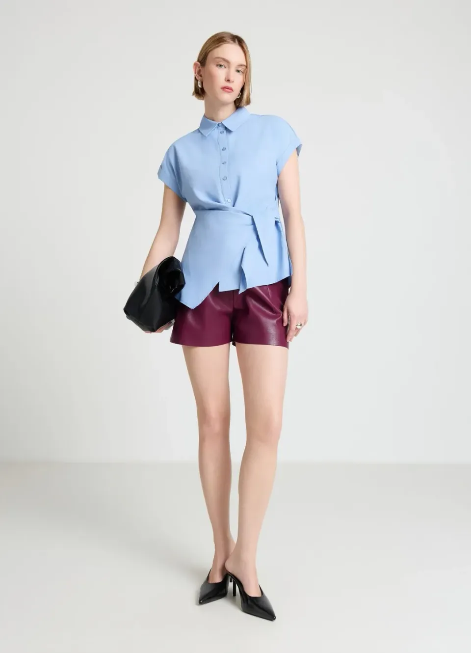 Calliope chemise nœud côté manches courtes unie