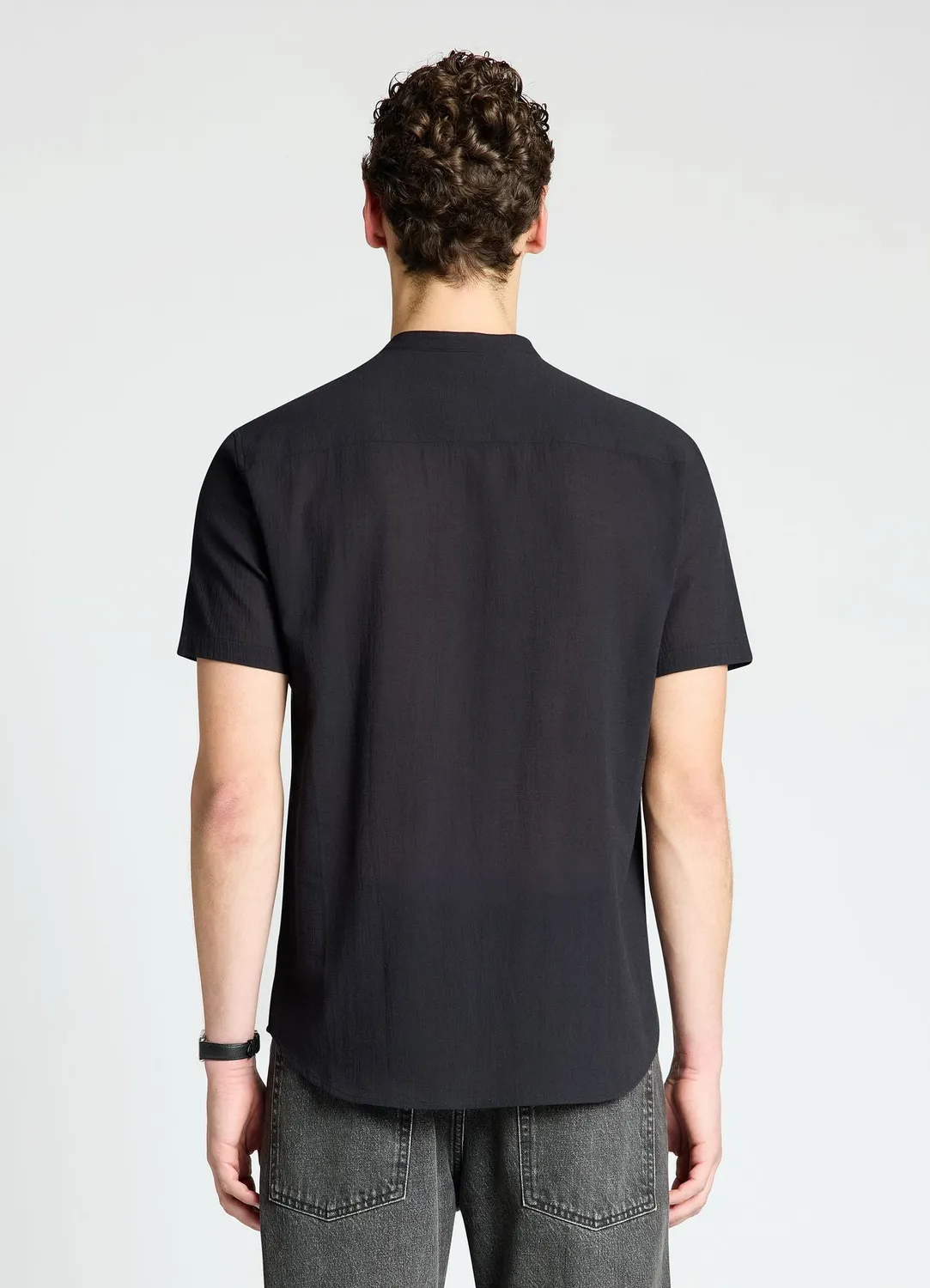 Calliope chemise homme col coreen manches courtes unie