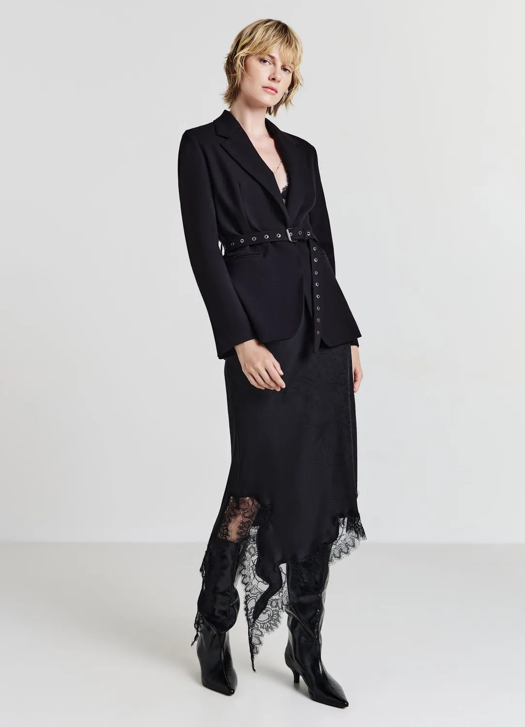 Calliope jupe midi asymétrique satin dentelle
