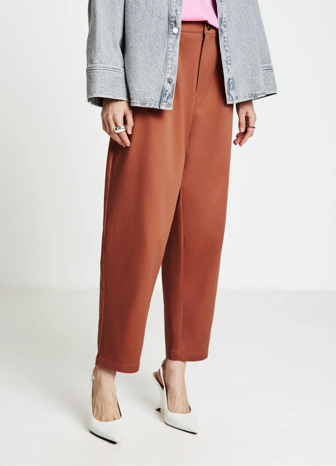 Calliope pantalon carrot femme coton uni