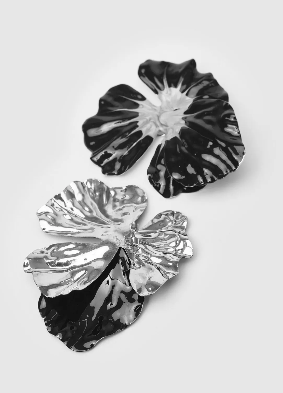 Calliope Fleur boucles oreilles émail taille unique