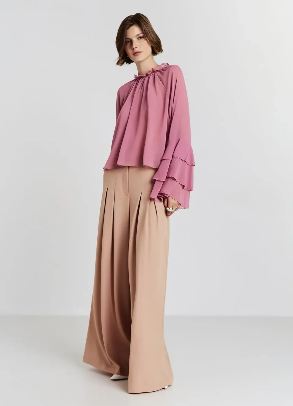 Calliope blouse femme unie manches à volants