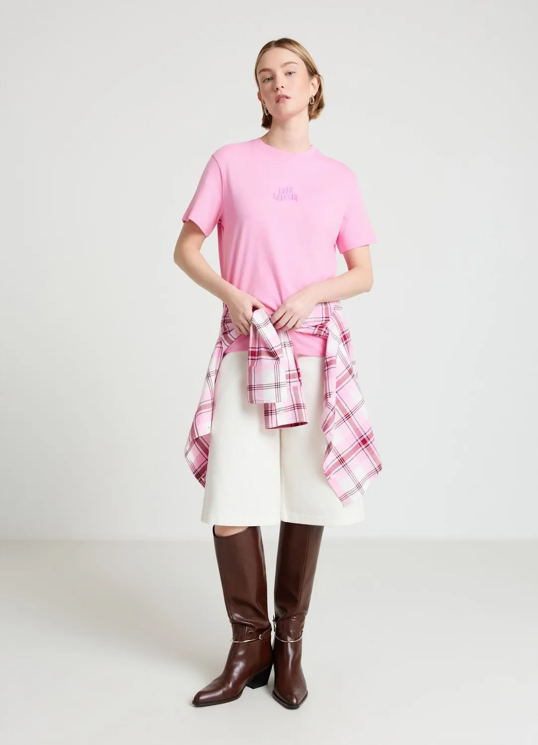 Calliope t-shirt femme écriture brodée col rond