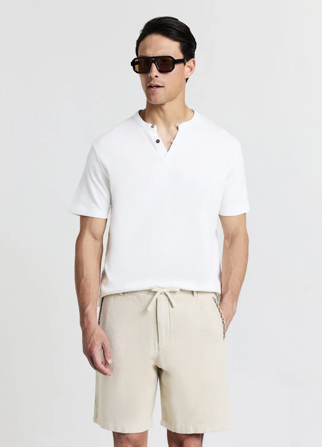 Calliope short chino homme cordon broderie poches