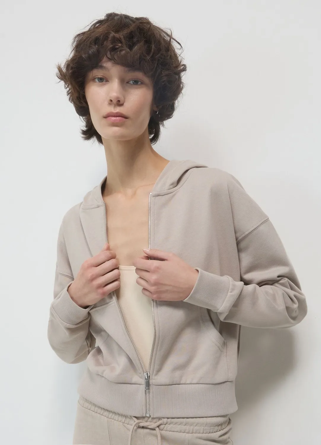 Calliope sweat zippé à capuche femme coton uni