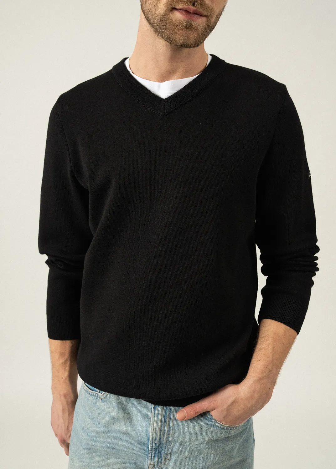 Saint James Cuirassé pull laine noir col V coupe droite