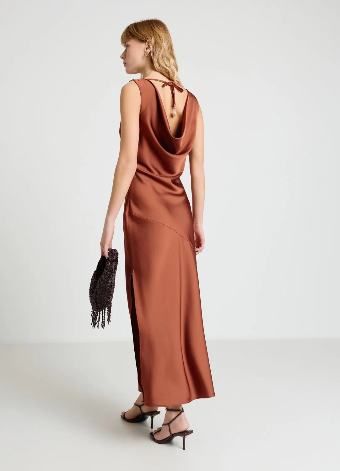 Calliope robe longue satinée dos lacé femme