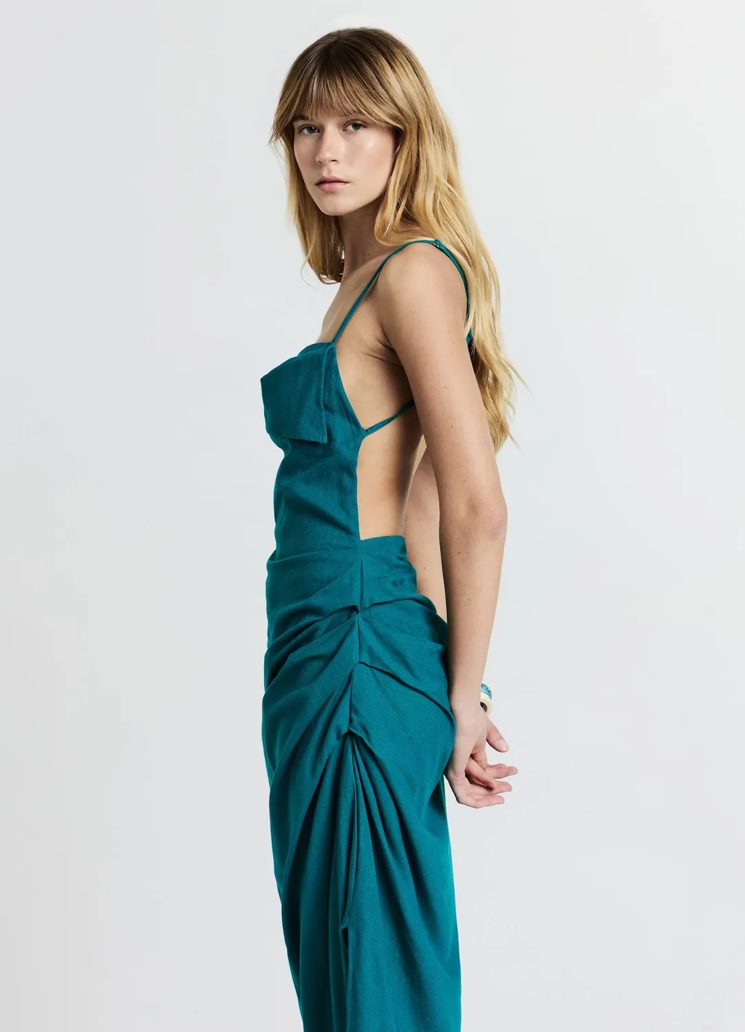 Calliope robe longue dos nu femme fente