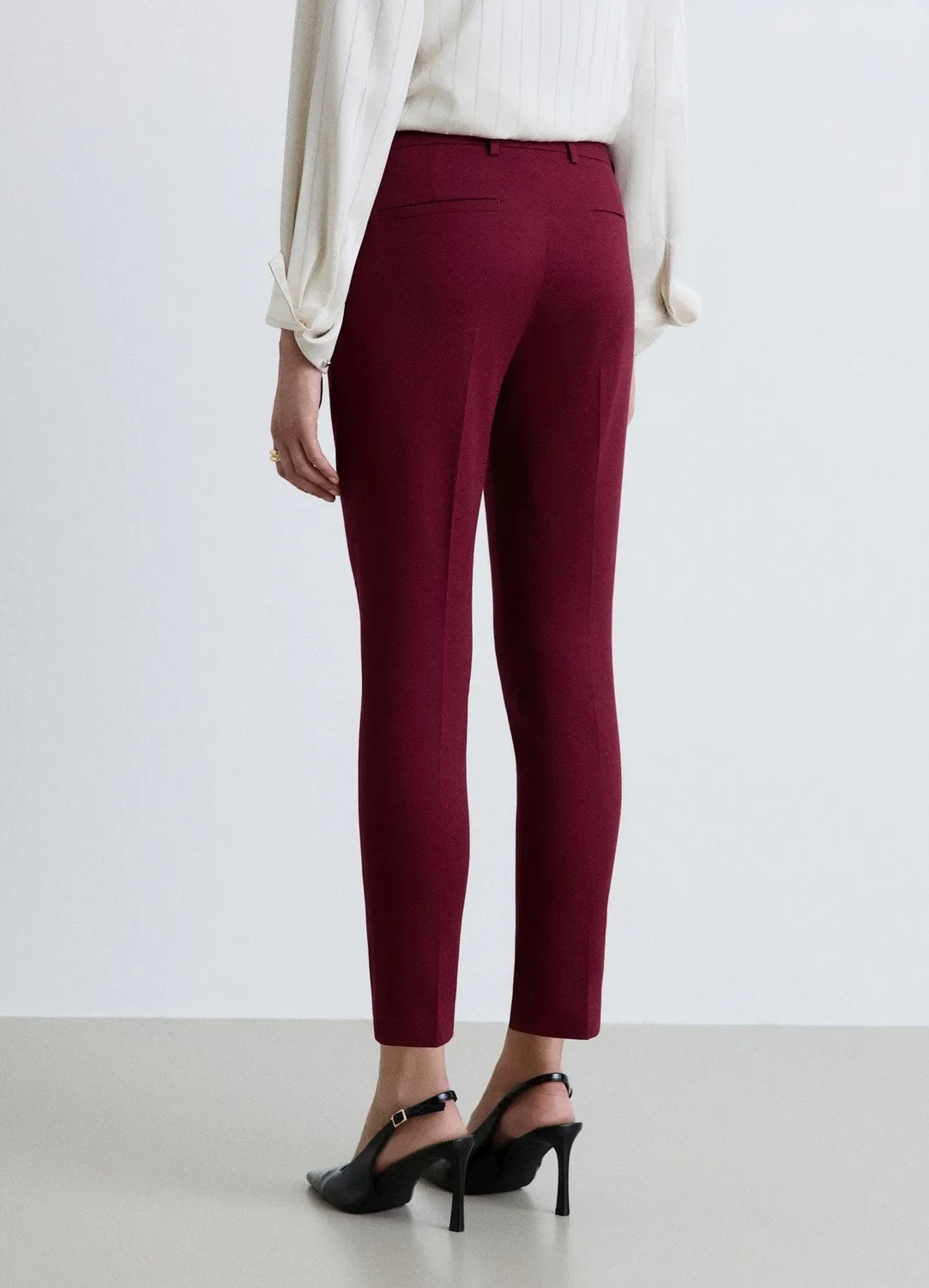 Calliope pantalon tailleur uni jambe droite