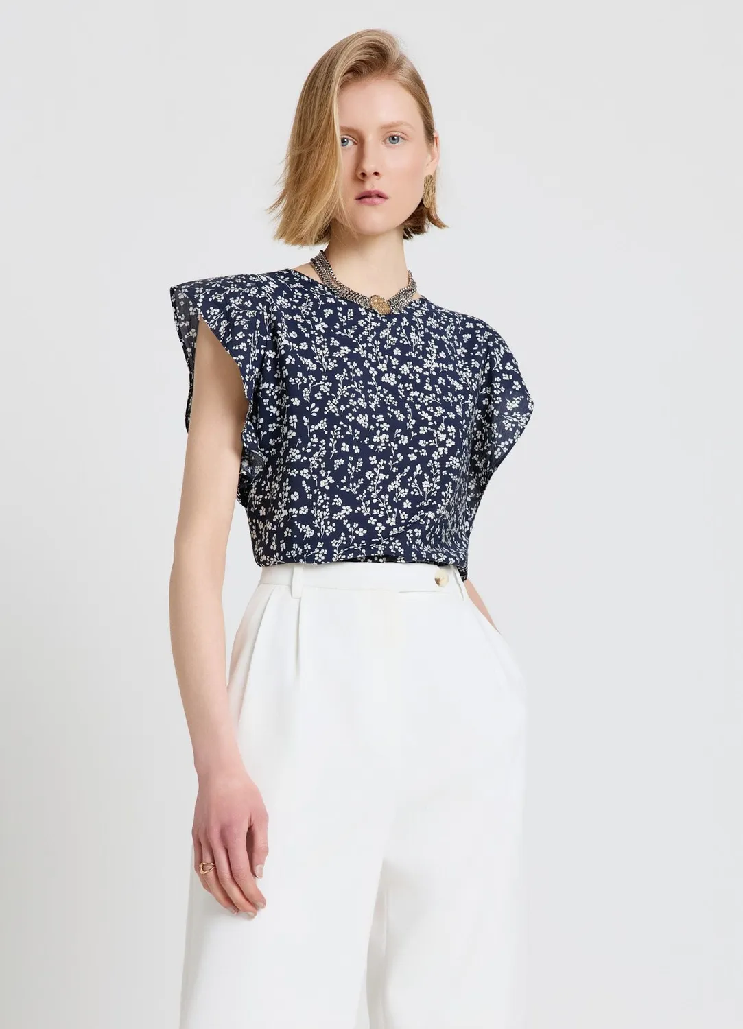 Calliope Blouse Fleurs Femme Manches Volants Col Rond