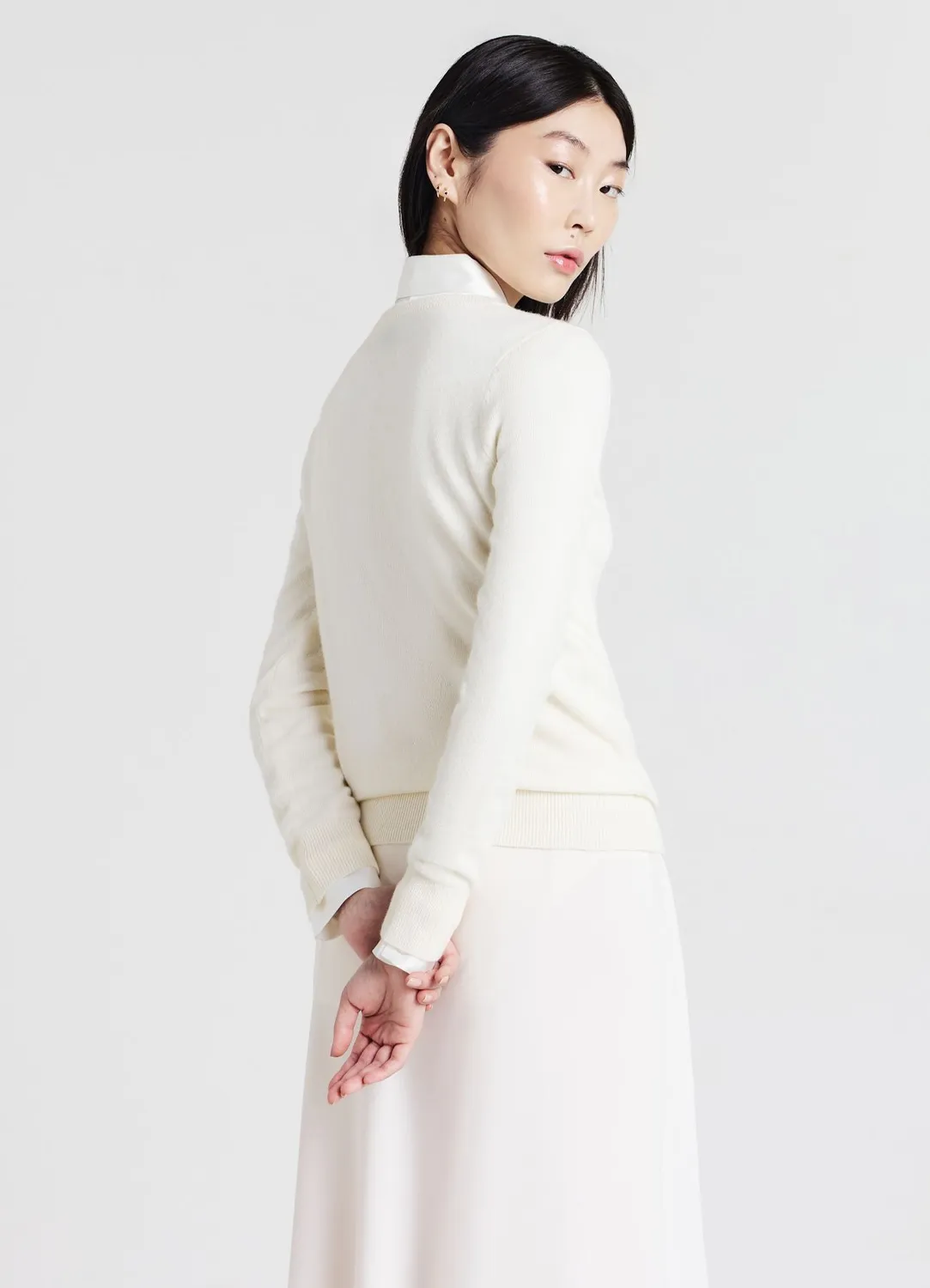 Calliope Pull femme col rond maille fine coupe droite