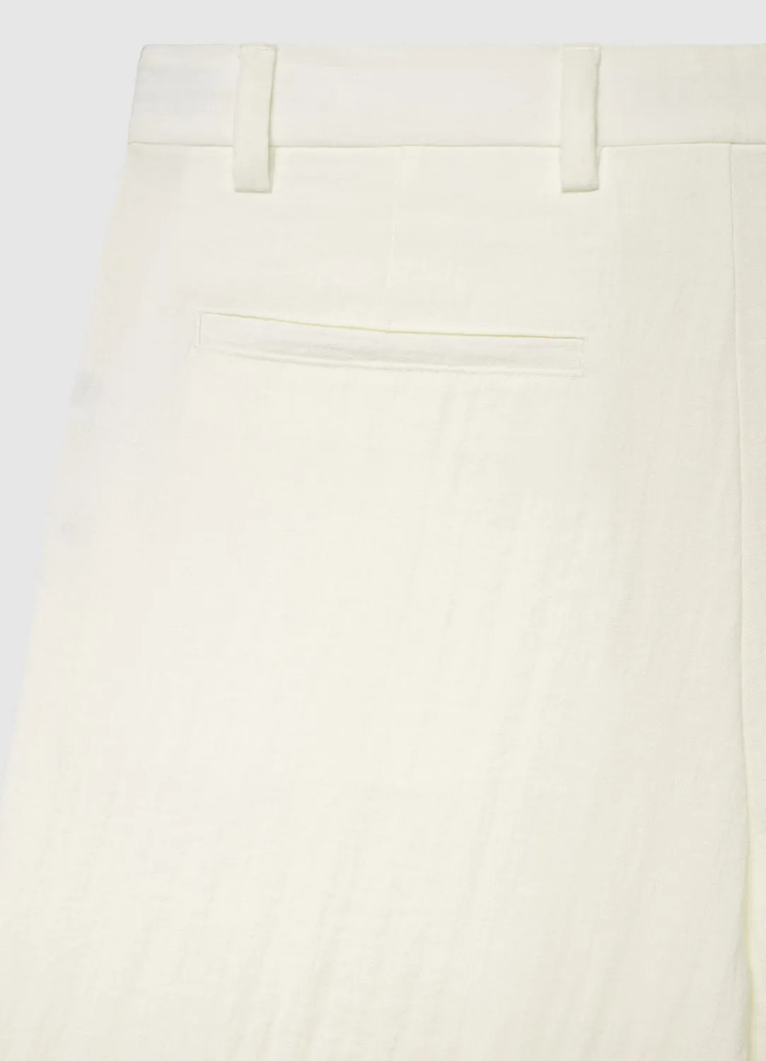 Calliope short chino homme uni effet froissé droit
