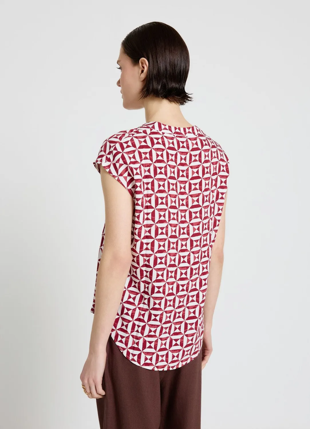 Calliope chemise géométrique femme col V manches courtes