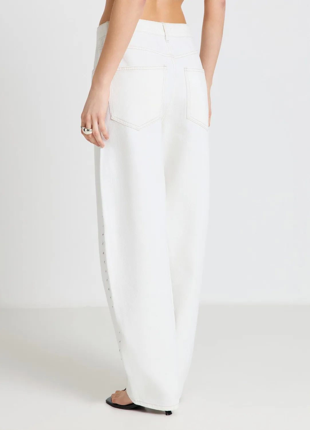 Calliope jean barrel femme clous latéraux délavé uni