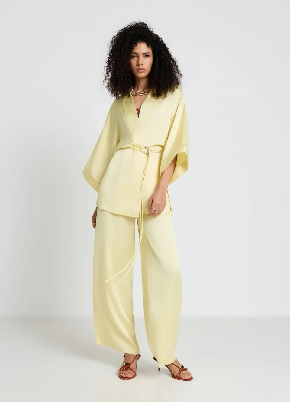 Calliope veste kimono satinée femme à ceinture