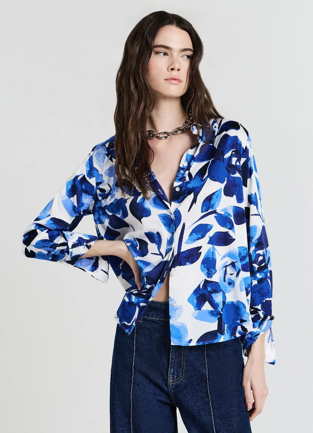 Calliope chemise satinée fleurs femme manches longues