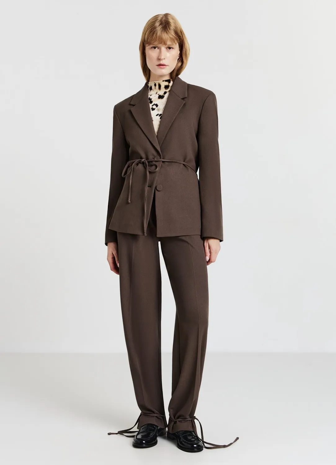 Calliope Laccio in Vita veste femme unie à nouer