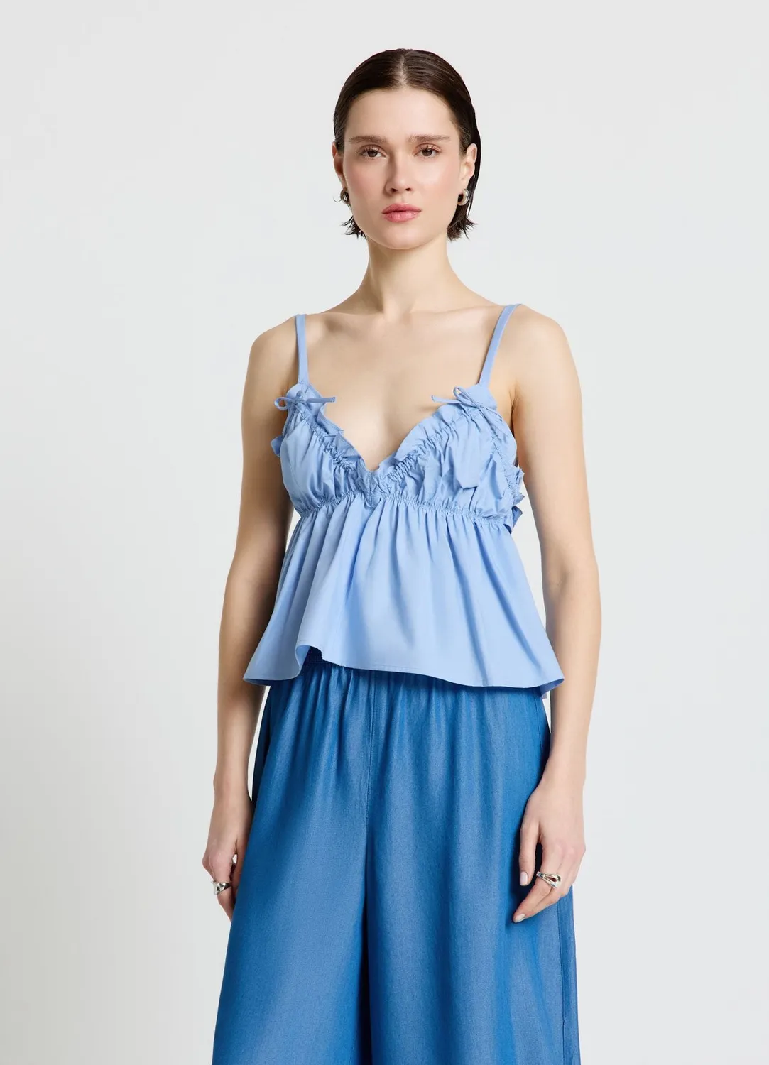 Calliope top femme bretelles col V volants