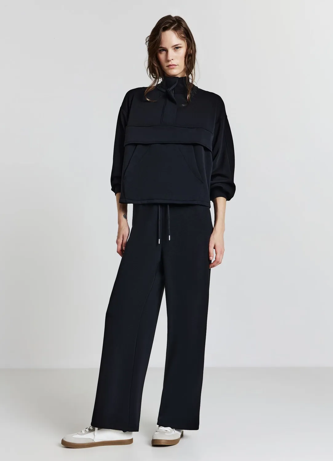 Calliope Sweat femme col montant poche kangourou