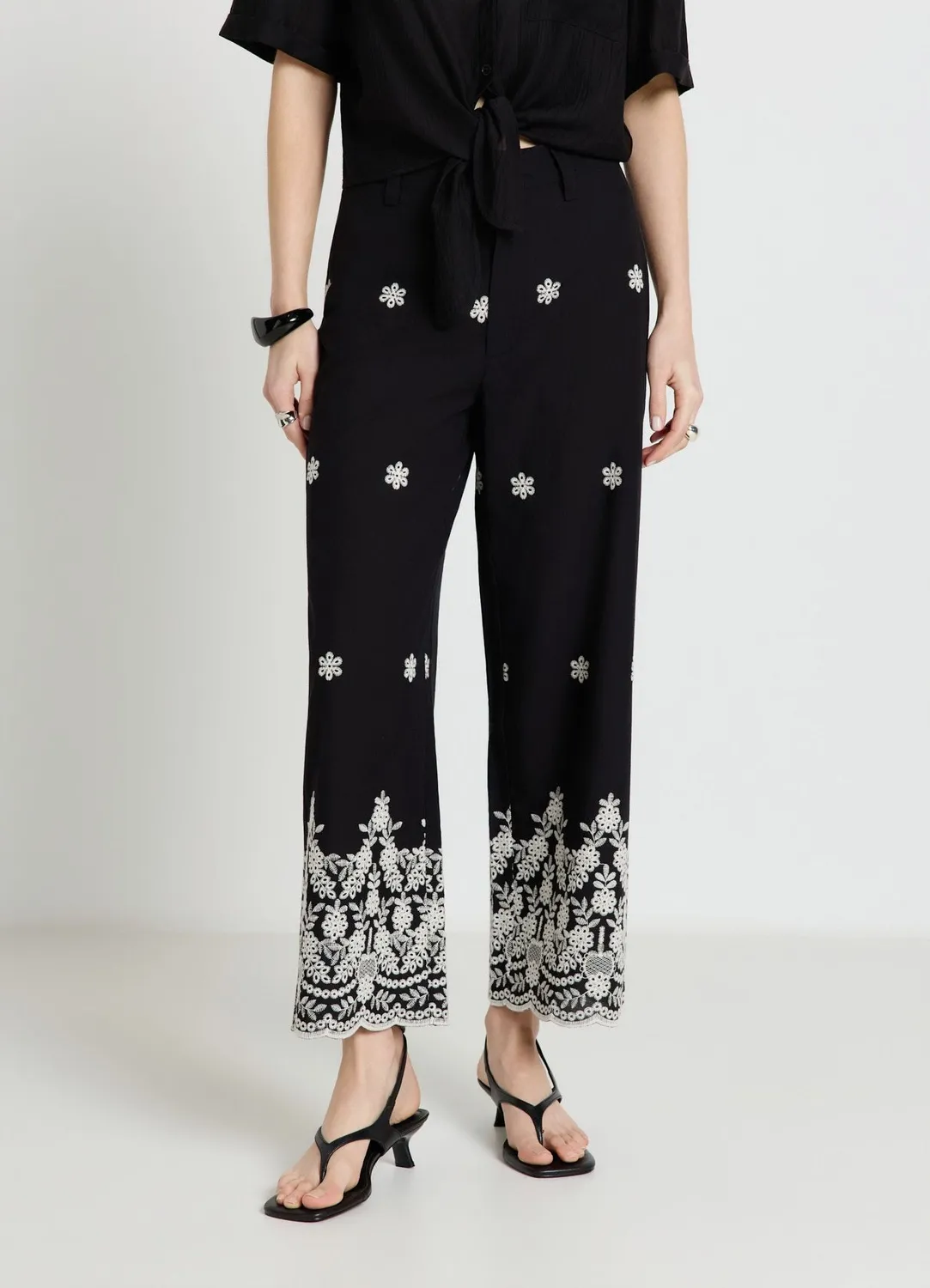 Calliope pantalon culotte femme broderie florale