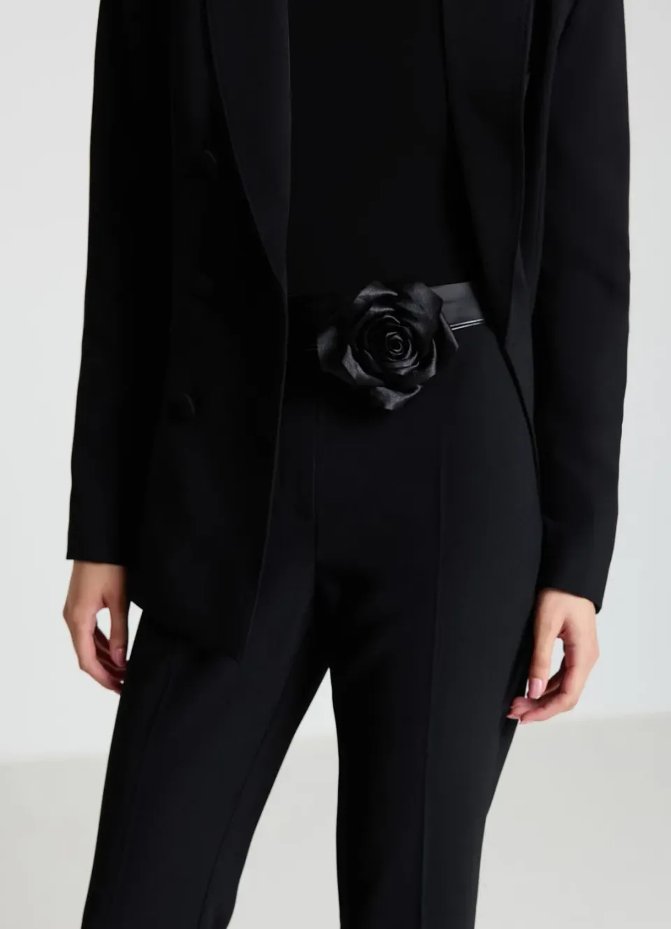 Calliope collier choker fleur femme cordon fin