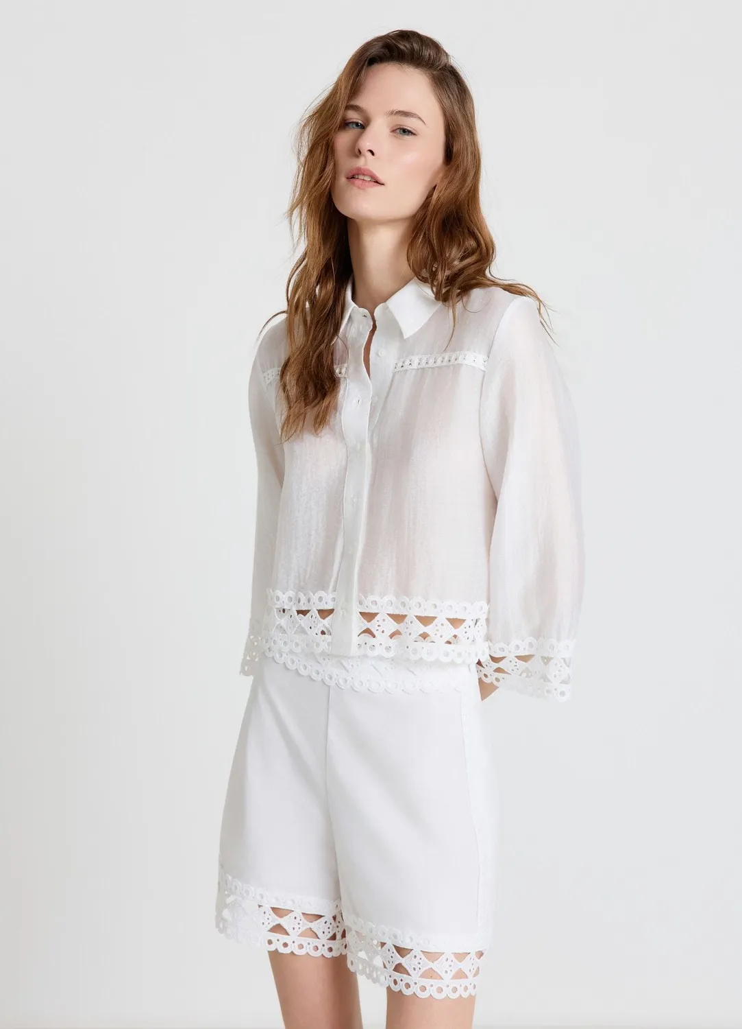 Calliope Short taille haute uni à broderies femme