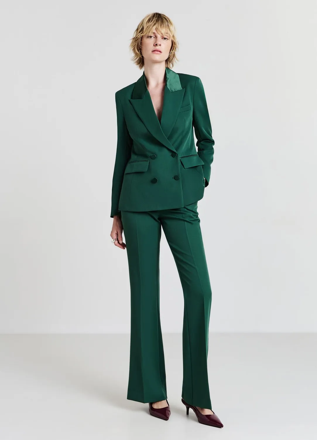 Calliope Veste double boutonnage femme satin revers