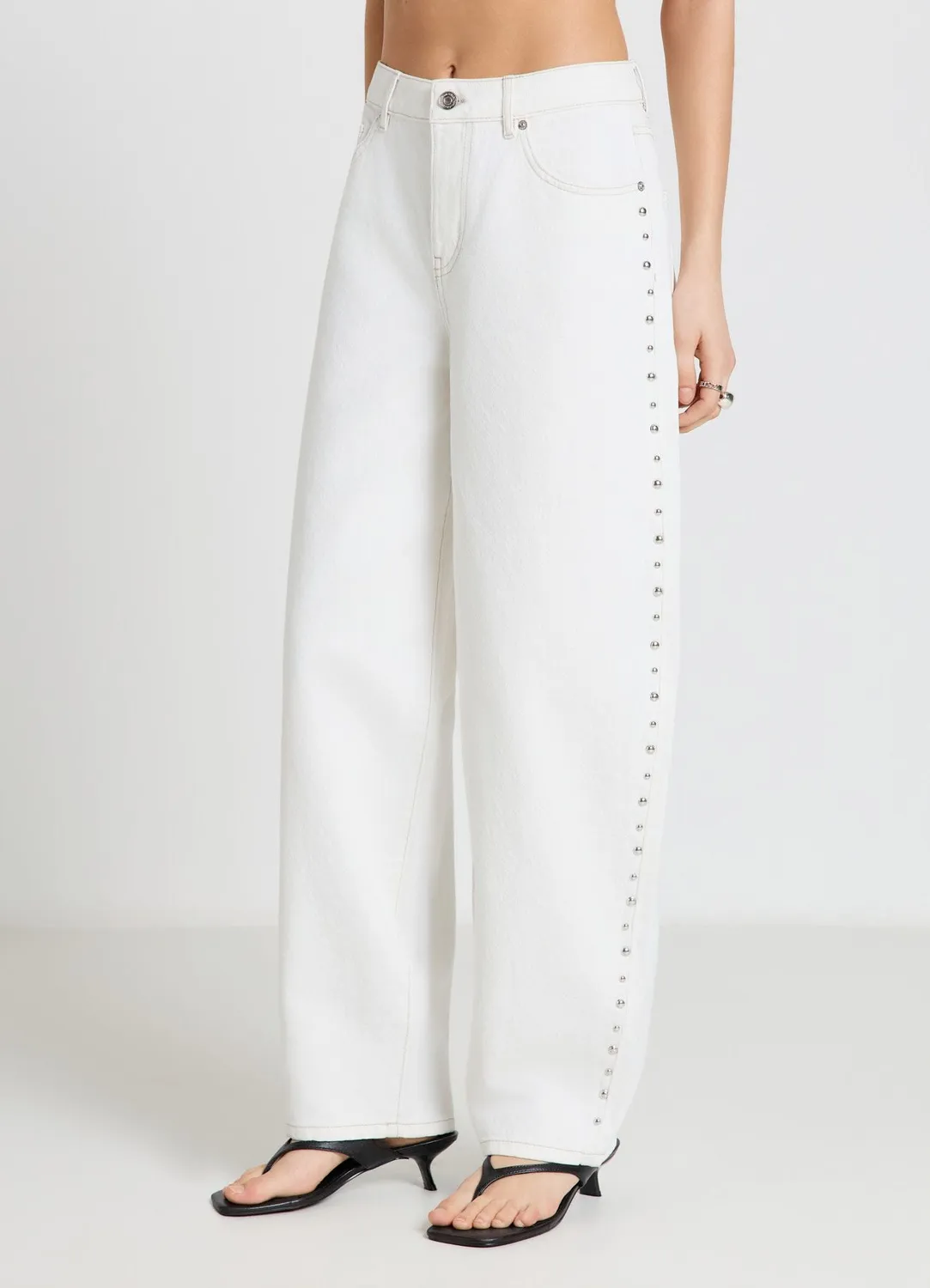 Calliope jean barrel femme clous latéraux délavé uni