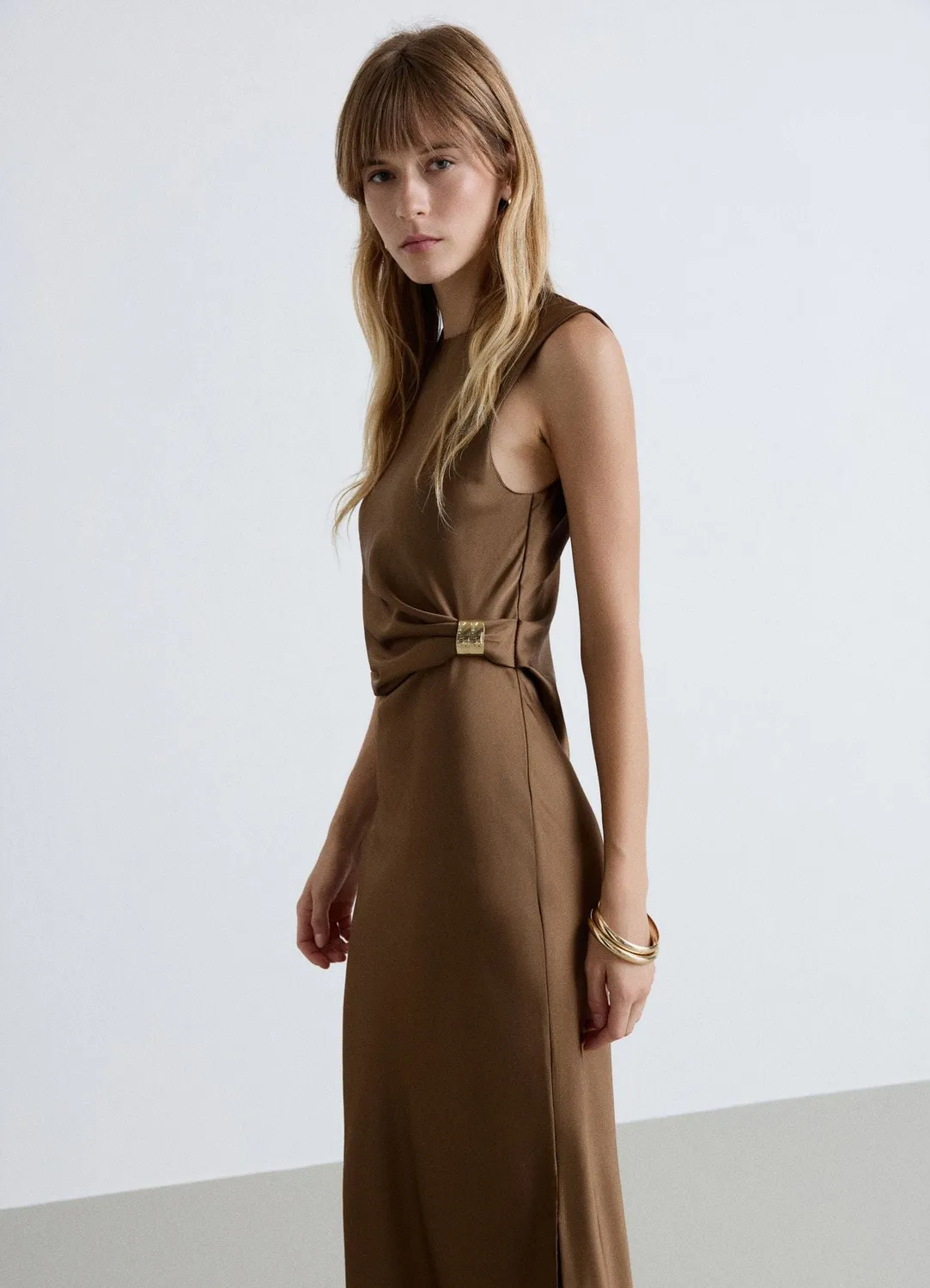 Calliope Atelier robe longue drapée à anneau unie