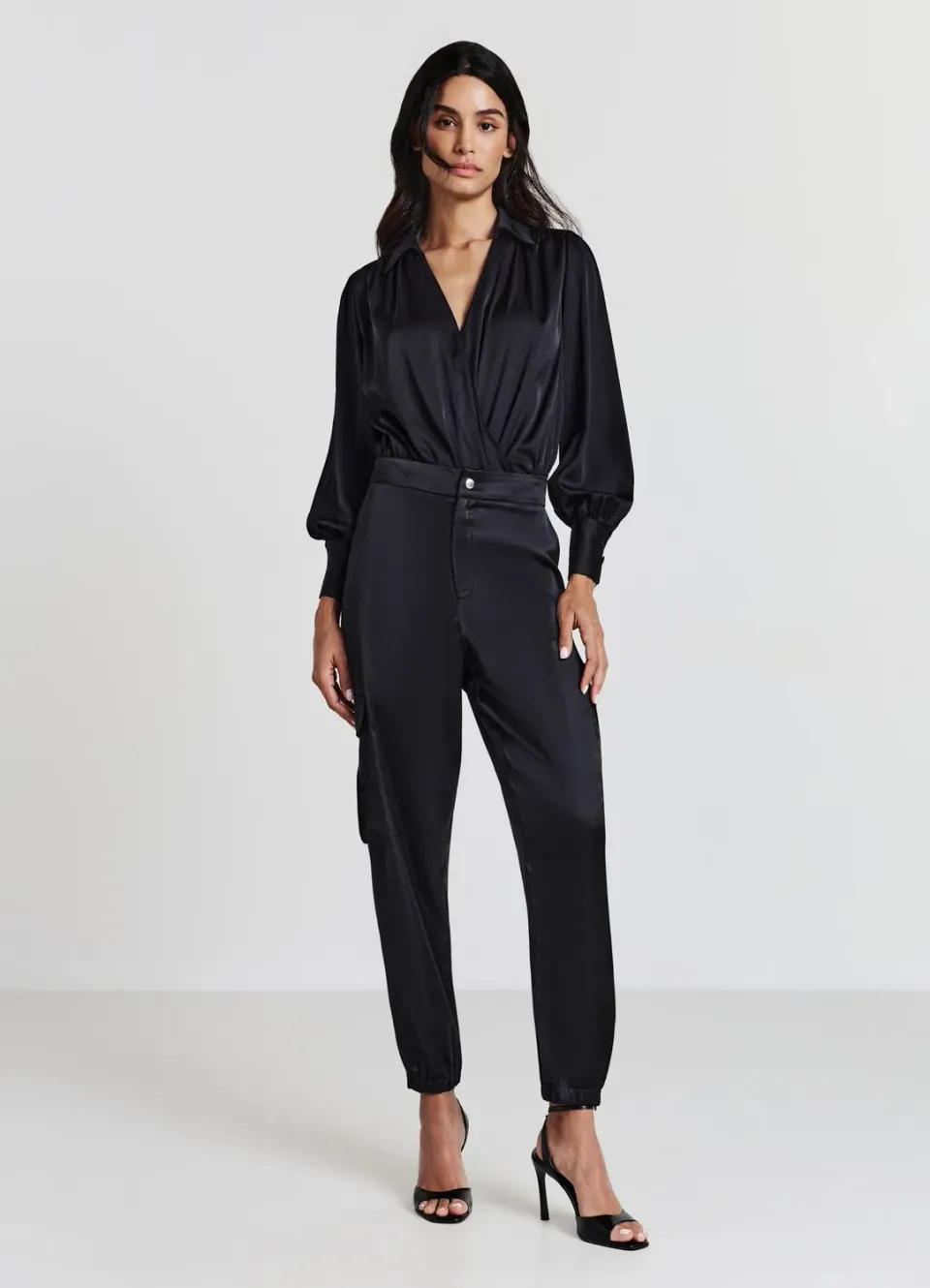 Calliope pantalon cargo femme aspect satiné poches