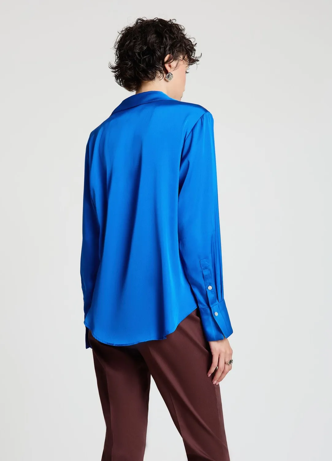 Calliope chemise femme satinée col V
