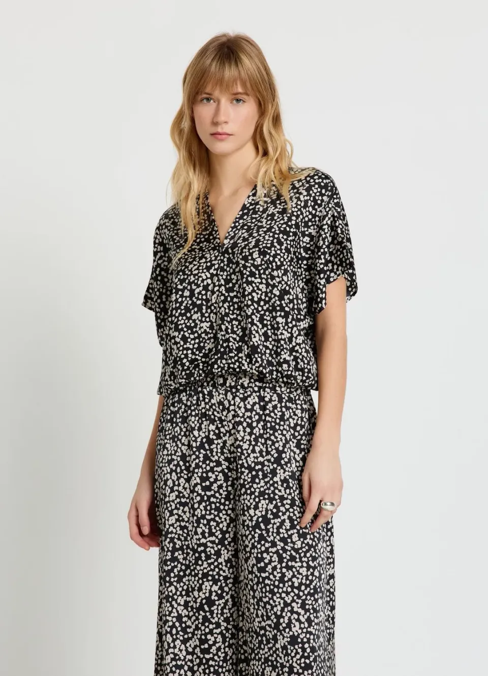 Calliope Blouse crop satinée femme motif manches kimono