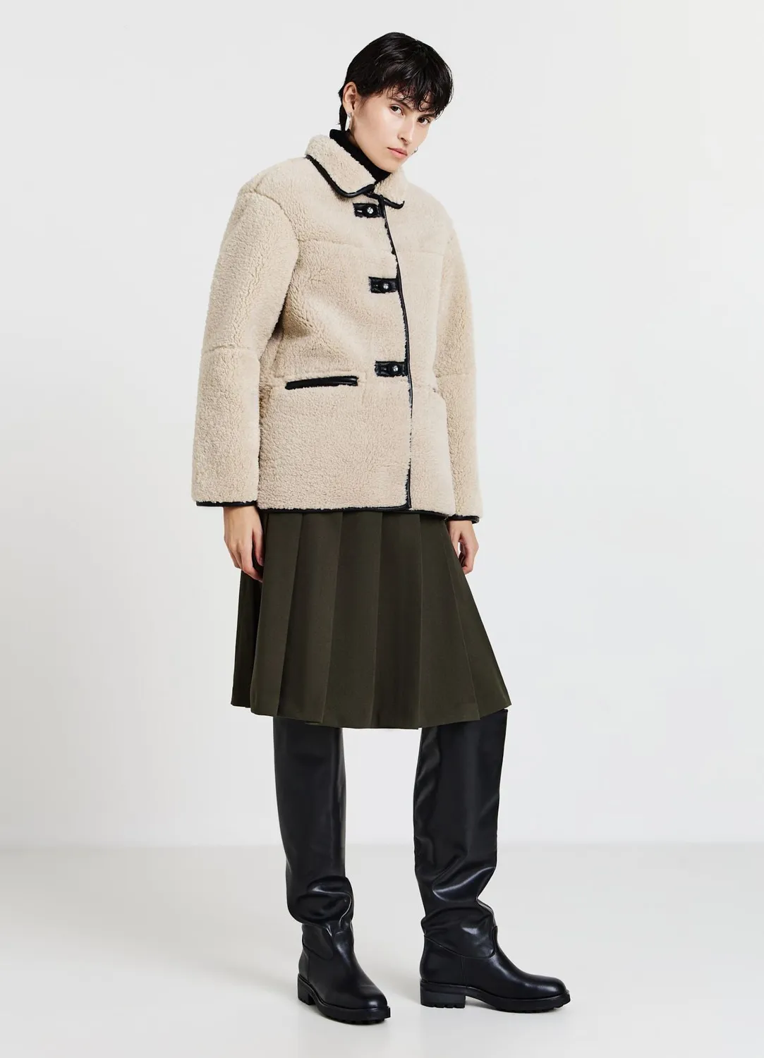 Calliope veste fausse fourrure femme boutons col haut