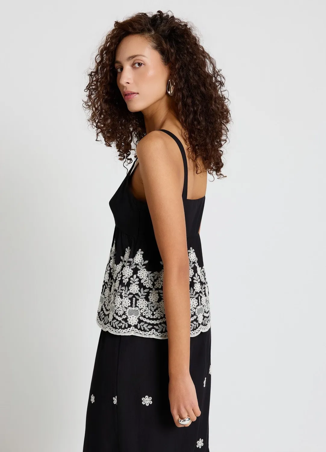 Calliope top péplum femme broderie florale col V