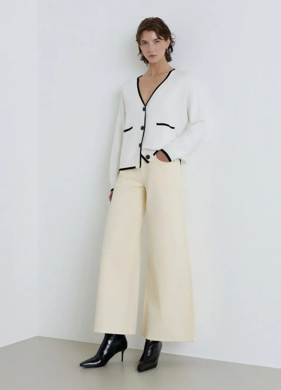 Calliope Cardigan col V boutons femme poches contraste