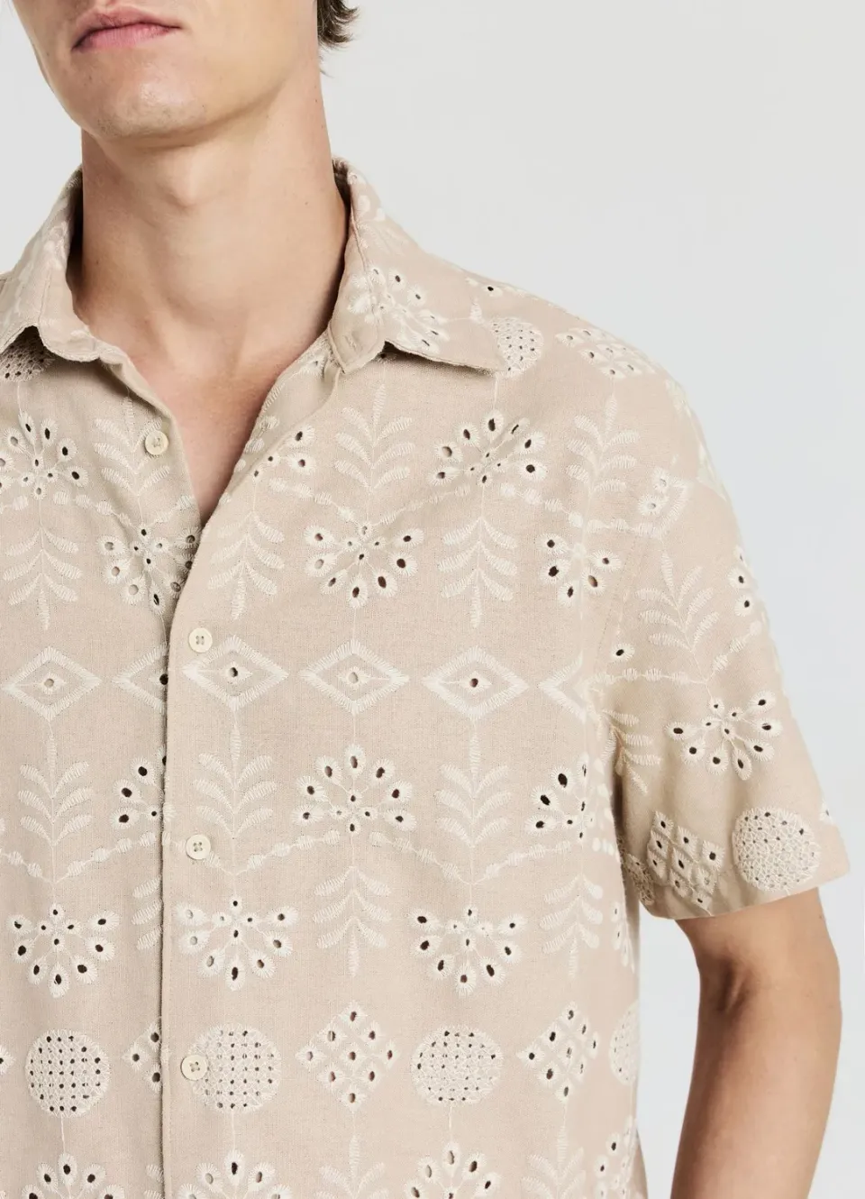 Calliope chemise brodée homme manches courtes