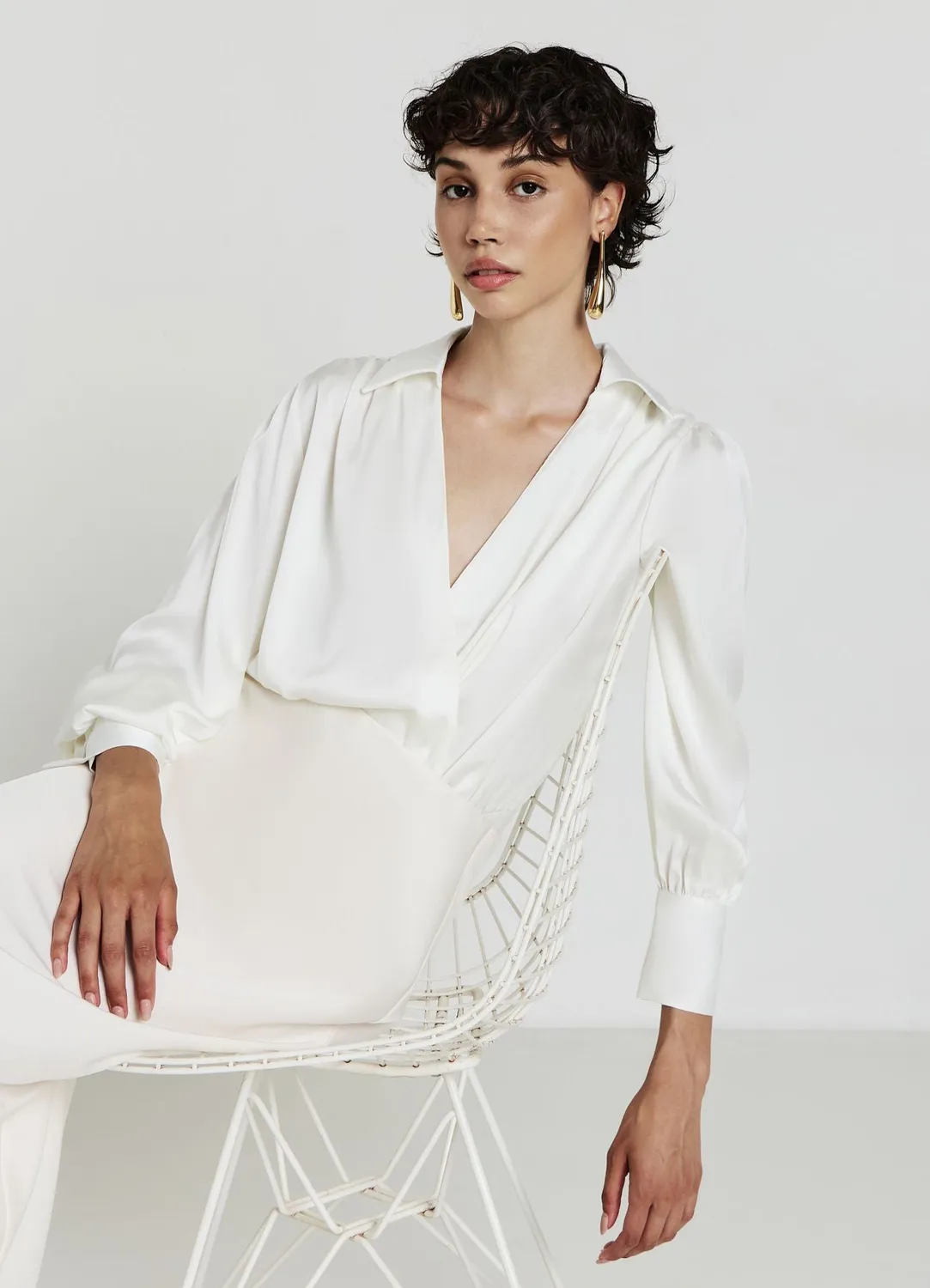 Calliope chemise body satinée manches longues