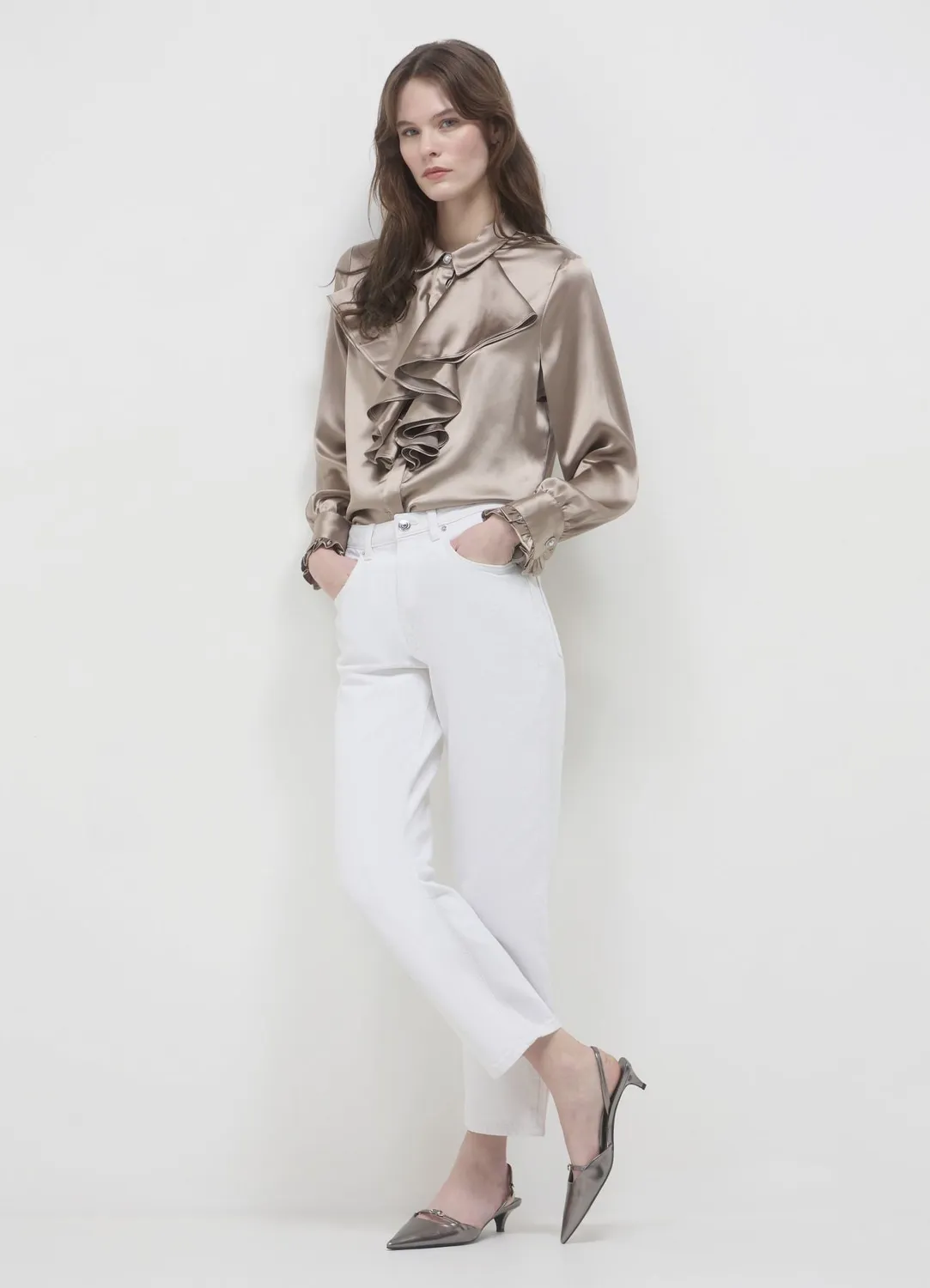 Calliope ruchés bouton bijou chemise satinée
