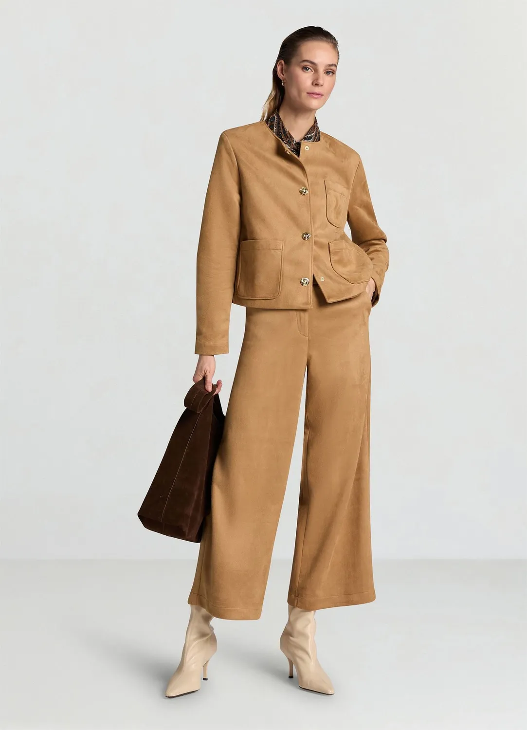 Calliope pantalon culotte femme suédine bouton