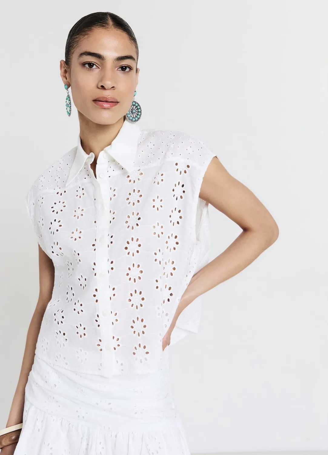 Calliope blouse sans manches broderie femme
