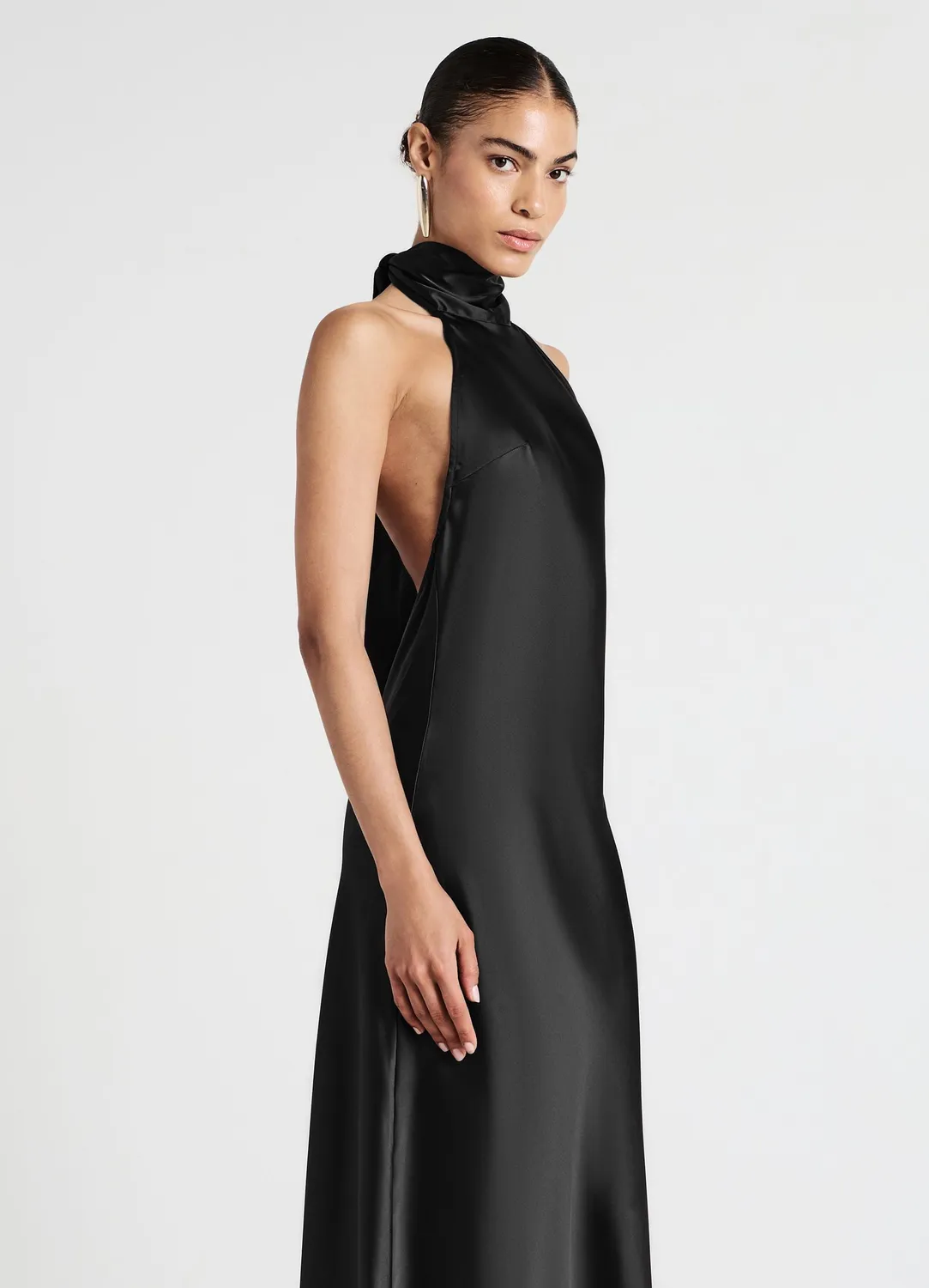 Calliope Atelier robe longue halterneck femme satinée