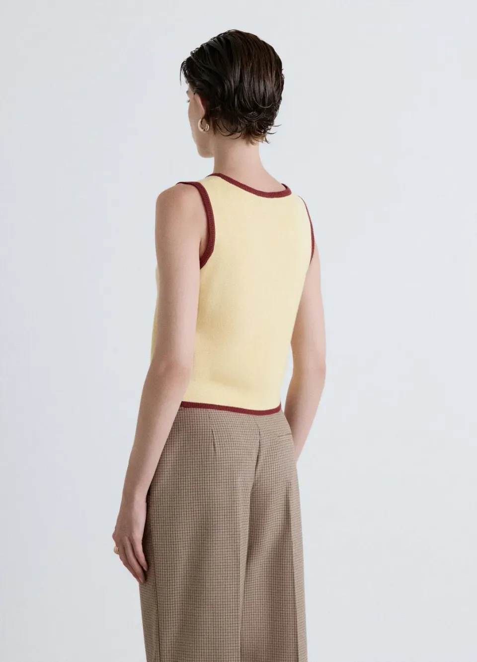 Calliope top boutons femme col V uni profil contraste