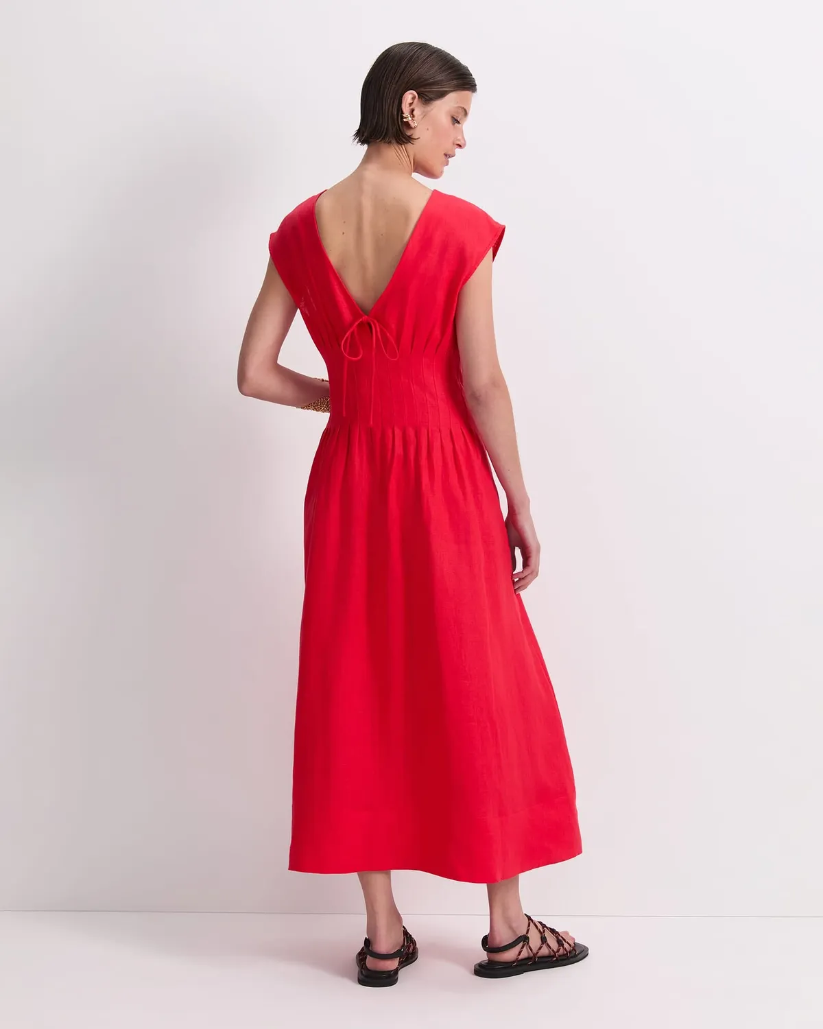 Sportscraft Ariana robe midi lin taille pinces
