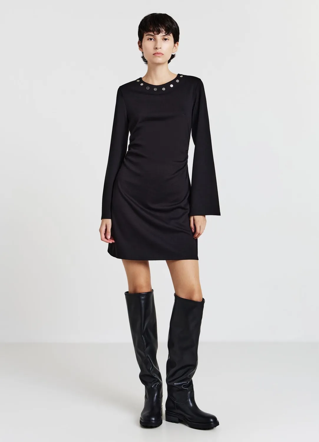 Calliope robe courte drapée clous manches longues S