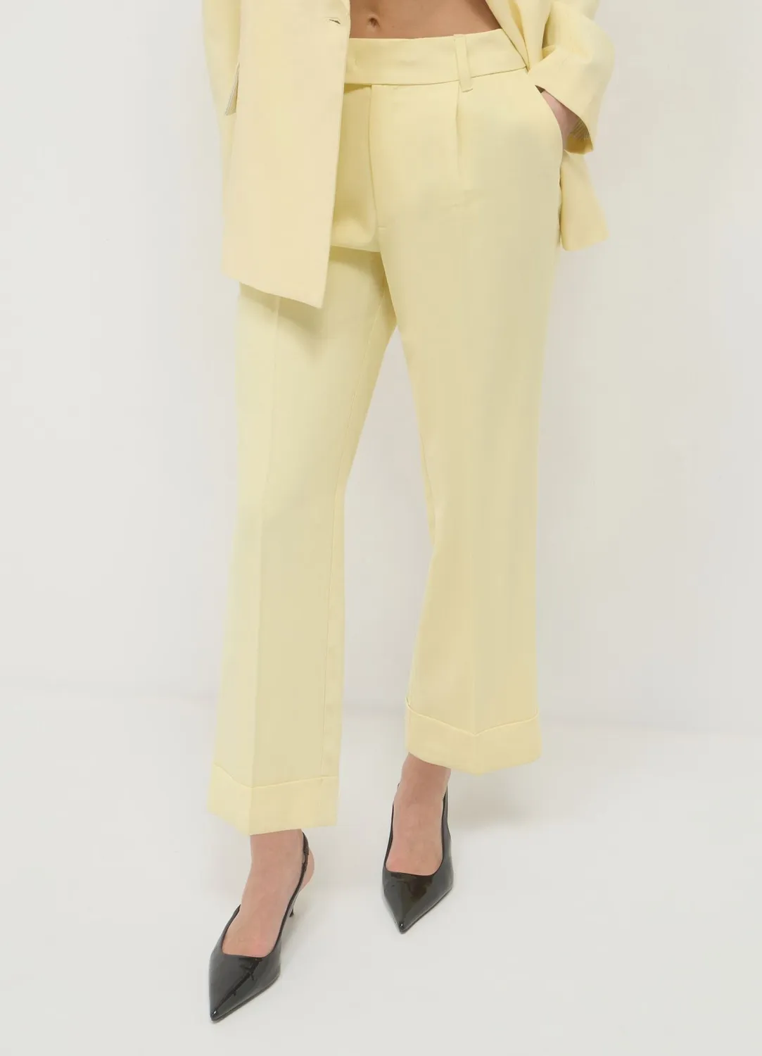 Calliope Pantalon classique femme revers regular