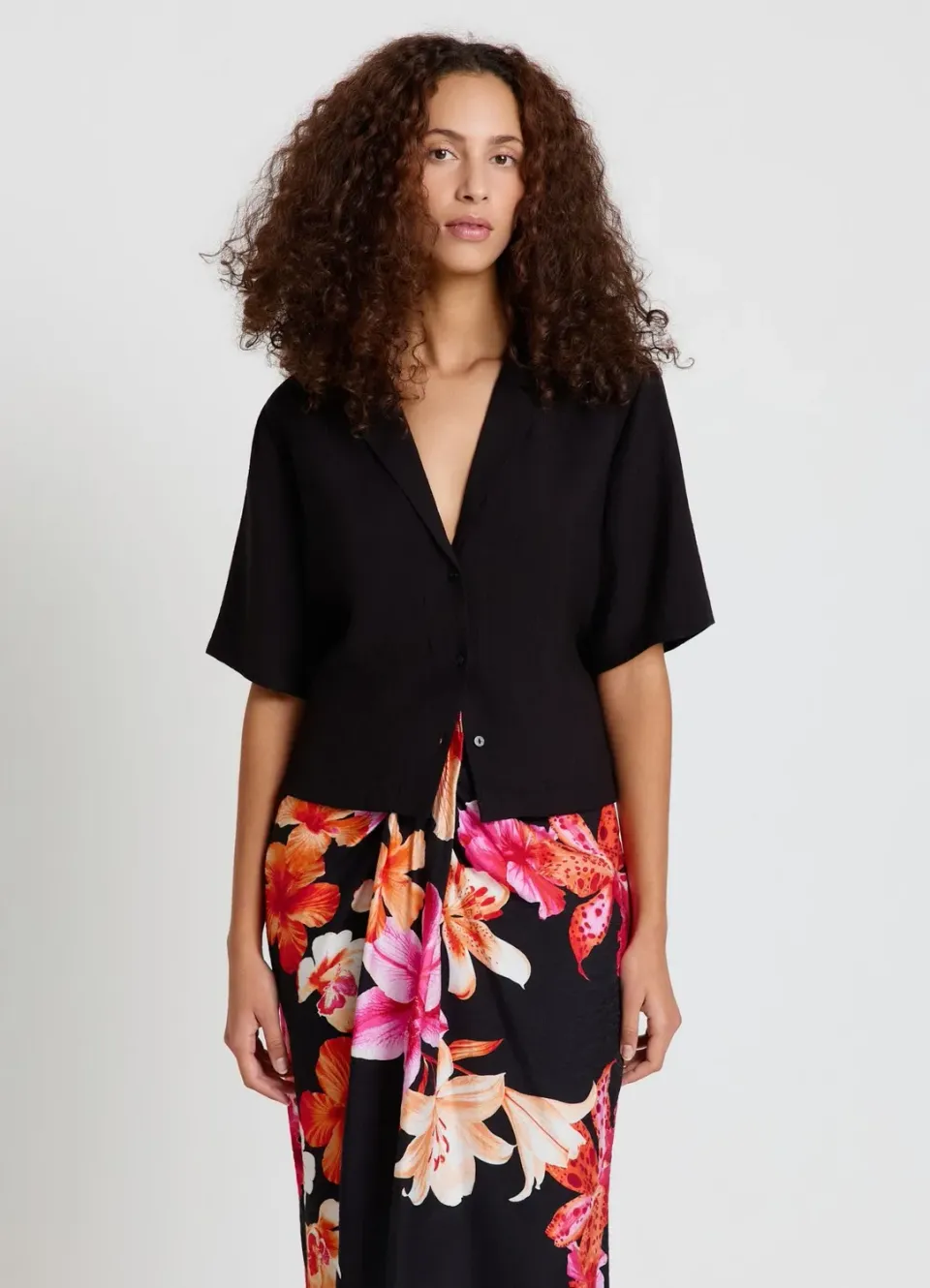 Calliope chemise manches courtes chemise femme col revers
