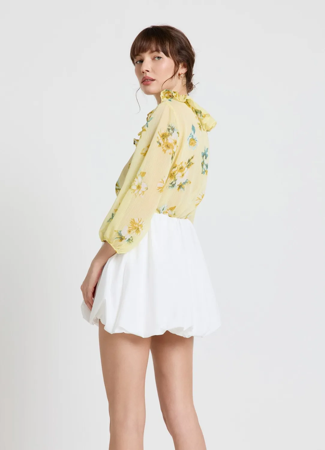 Calliope blouse florale femme volants laçets