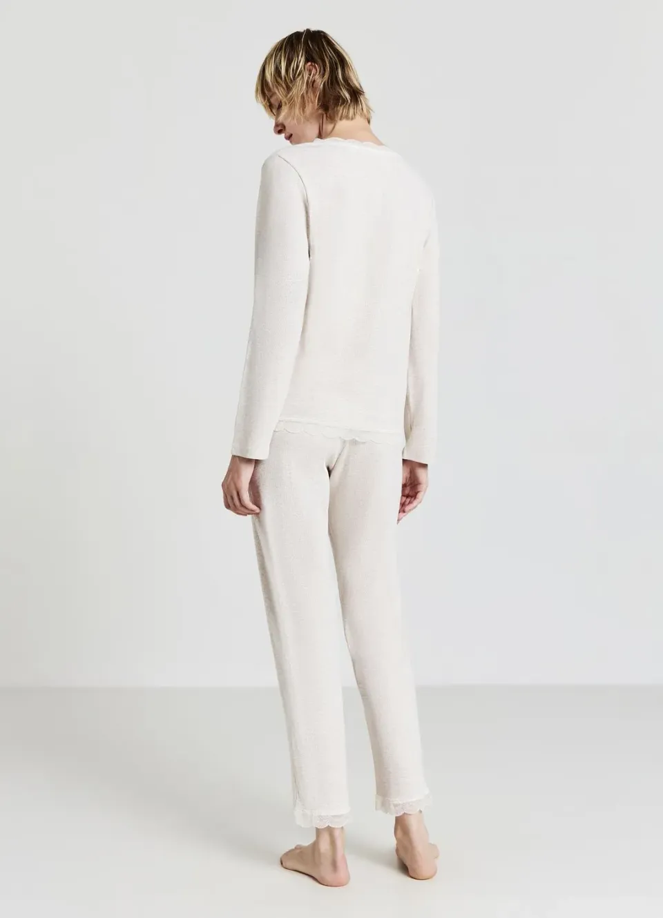 Calliope ensemble pyjama uni dentelle femme
